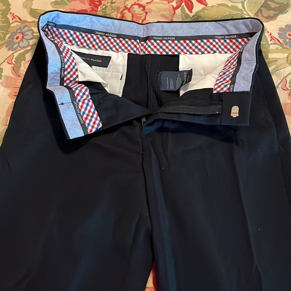 TOMMY HILFIGER Size 12 Classic Navy Blue
Wool Blend Zipfront Pockets $58 NEW - Picture 6 of 10